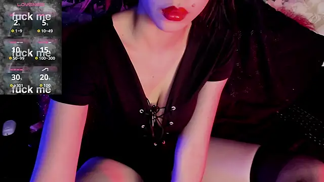 LaxiViolet Adlı Modelin Canlı XXX Sohbeti