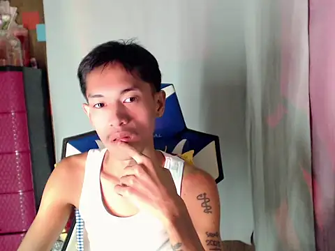 riks_tyler 即時 XXX 聊天