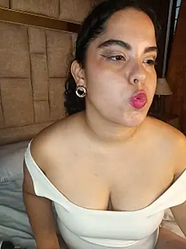 NicolleOverton's Live XXX Chat