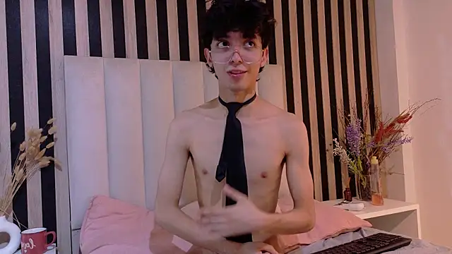 Twink_Sebas7のライブXXXチャット