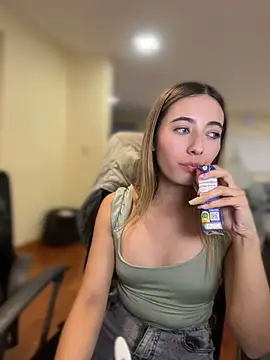 kloe__t18 Live XXX-Chat