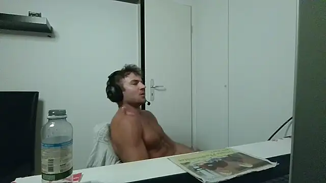 alpha-hunkのライブXXXチャット