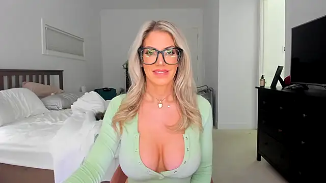 Онлайн чат XXX Kymmmy
