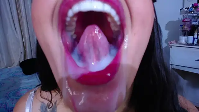 Sharlottee Live XXX-chat