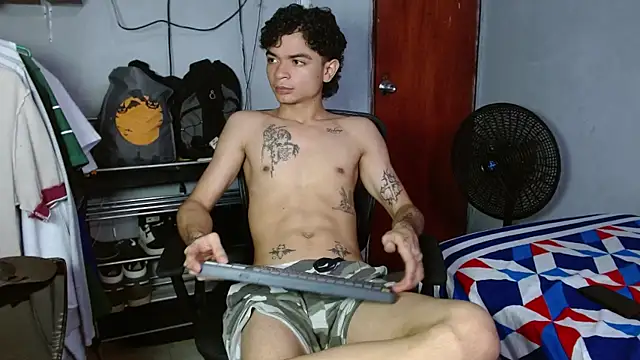 Ceroz111_ Chat XXX in diretta