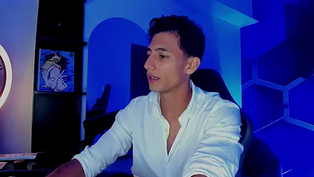 צ'אט XXX בשידור חי של MaxiimoRomano_