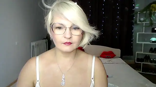BlondeBrilliant7 Live XXX-chat