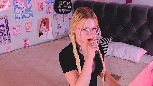 LunariaFox's Live XXX Chat
