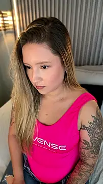 Živý XXX chat MiaPetit_