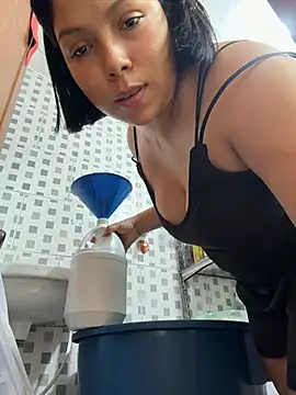 ISABELLA__LUNA's Live XXX Chat