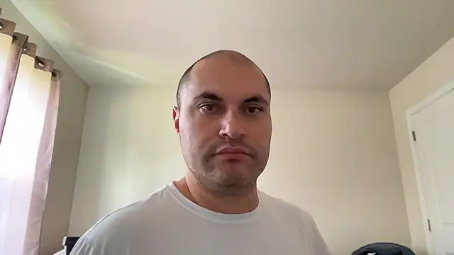 SluggishChase99 élő XXX-chatje
