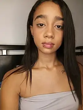 Zoe_Sweett18's Webcam Show