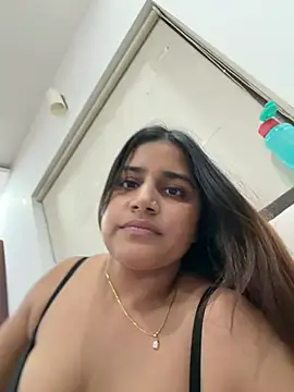 youngcoupleloverose Show Webcam