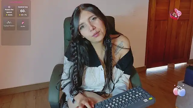 moon2_1_ Live XXX-Chat