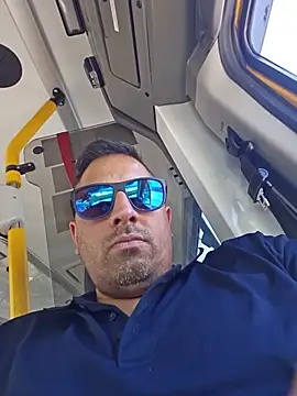 bigGirth4u: διαδικτυακό σόου στην κάμερα