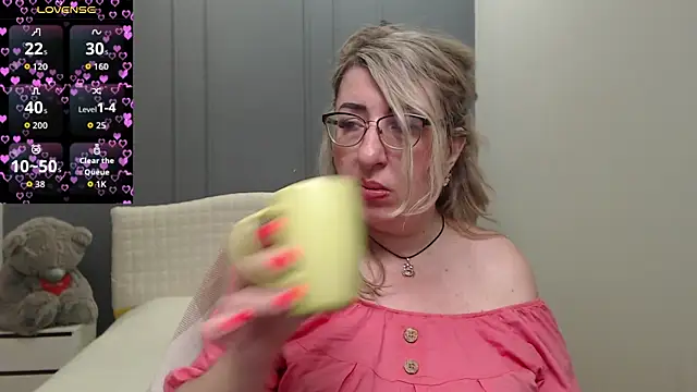 Chatroom XXX en direct de KKMimiKK