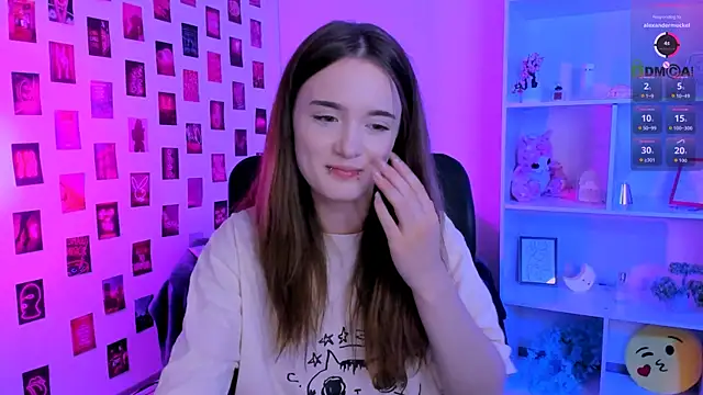 liana_kisses élő XXX-chatje