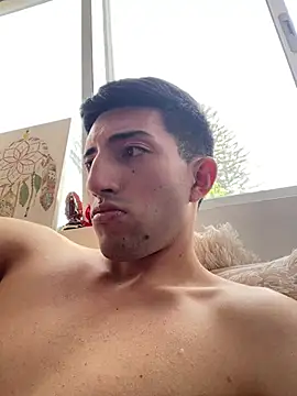 Un_Sluttyy Adlı Modelin Canlı XXX Sohbeti