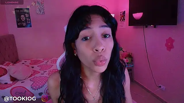 TOOKIOG_'s Live XXX Chat