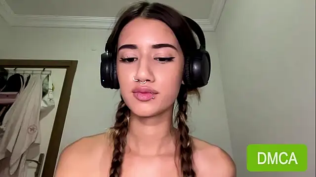 JuliaPierce's Live XXX Chat
