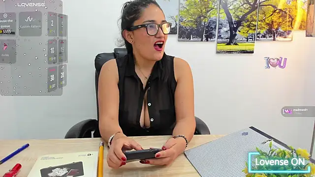 Chat +18 de sthefy01 ao vivo