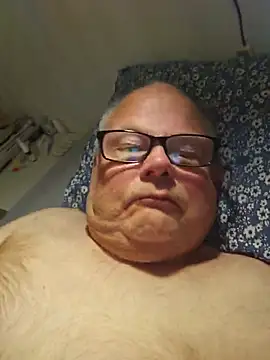 mullig57 Show in webcam
