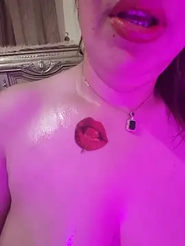 Doodqueen Adlı Modelin Canlı XXX Sohbeti
