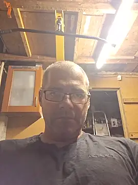 Lucas85530 Show in webcam