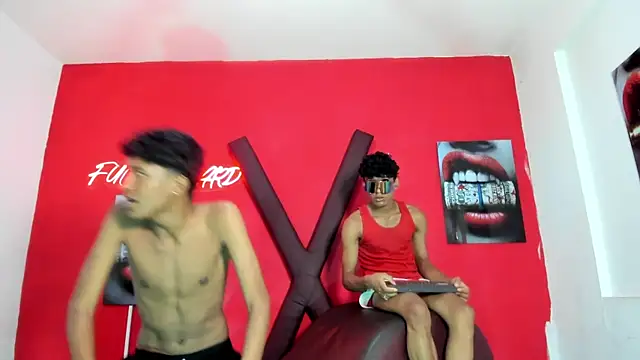 XXX chat uživo modela BOUL_GUYS