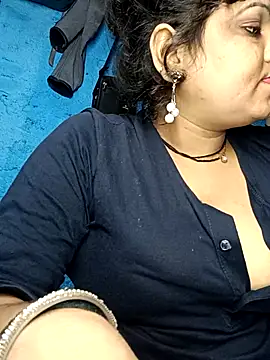 Delhi_Patola élő XXX-chatje