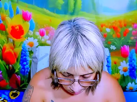 Chat +18 de indianroxy ao vivo