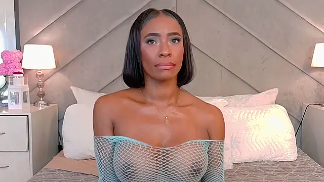 TylaGibs live XXX chat