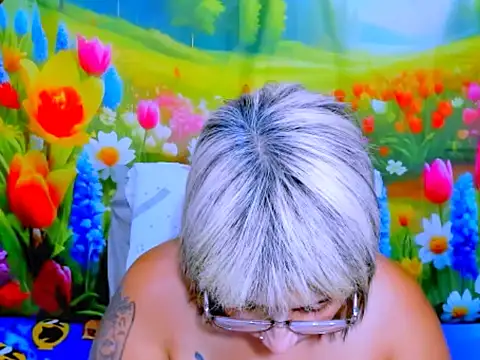 indianroxy's Live XXX Chat
