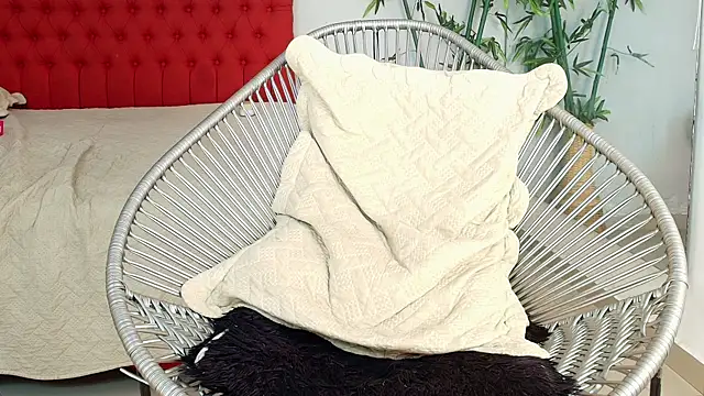 Chat +18 de kayna_gomez ao vivo