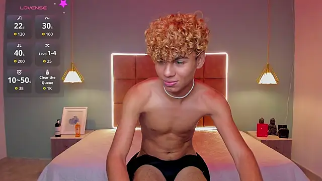 Anyelo_Twink Chat XXX in diretta