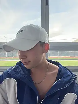 Chat +18 de OLIVER_K ao vivo