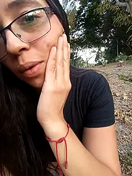 alejandrocock23 Adlı Modelin Canlı XXX Sohbeti