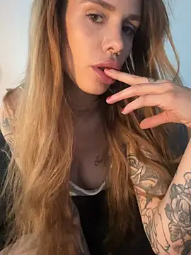 EmiliaCatalina's Webcam Show