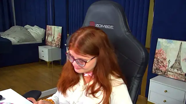 ChloeHalses Live XXX Chat
