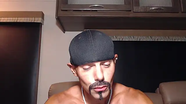 צ'אט XXX בשידור חי של ThickD2C