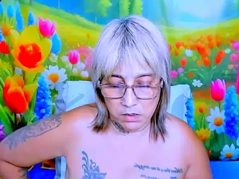 Chat +18 de indianroxy ao vivo