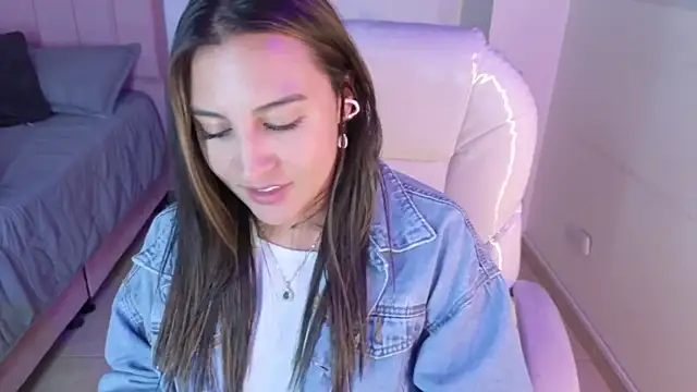 Онлайн чат XXX miia_thompson1