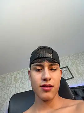 Lander_Cruz 即時 XXX 聊天