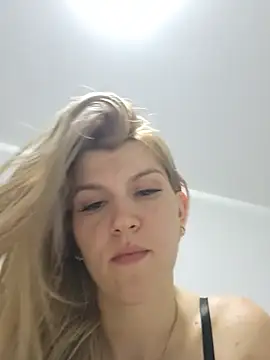 LyaExoticStar Chat XXX live