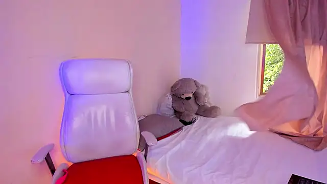 Nadia-Monroe Live XXX-chat