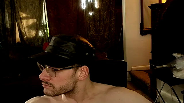 MasterDaddyCool Show in webcam