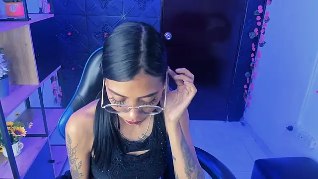 Czat XXX na żywo – KarlaSlutSkinny__