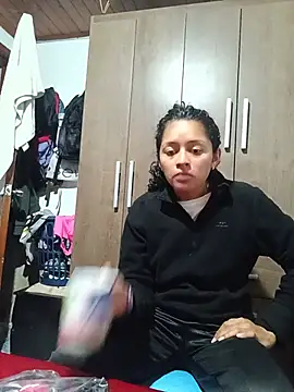 Estrella2001's Live XXX Chat