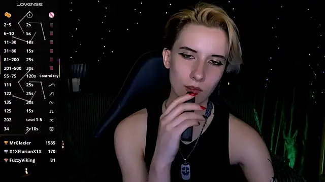 _Shadow_devil__'s Live XXX Chat