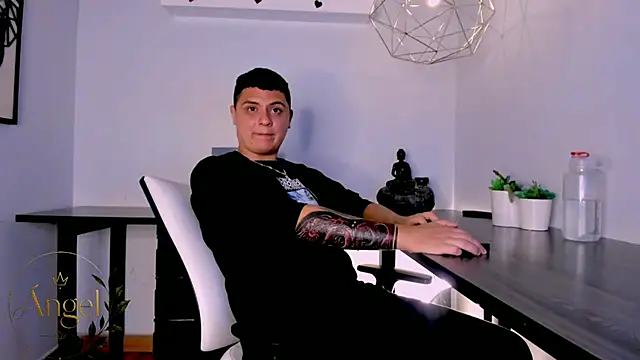 AngelBlue__ Chat XXX in diretta